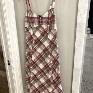 Cotton spandex tank dress.  Cute and comfy. No wrinkles